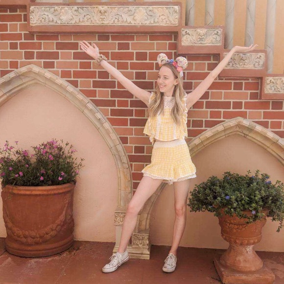 Meet your Posher, Olivia AKA Liv - Picture 2 of 2
